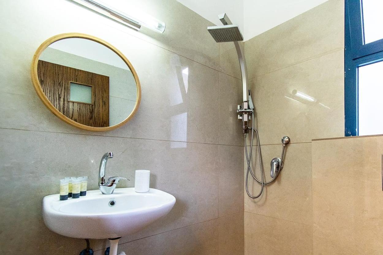 Nof Glili Mansion Villa Yavne'el ภายนอก รูปภาพ